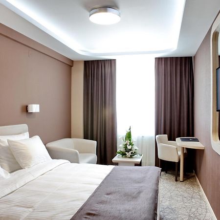 Garni Hotel Aveny Чачак Экстерьер фото
