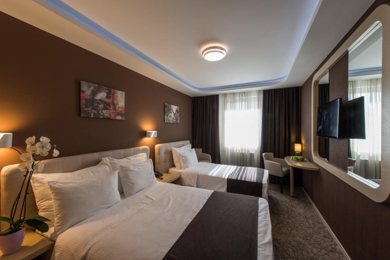 Garni Hotel Aveny Чачак Экстерьер фото